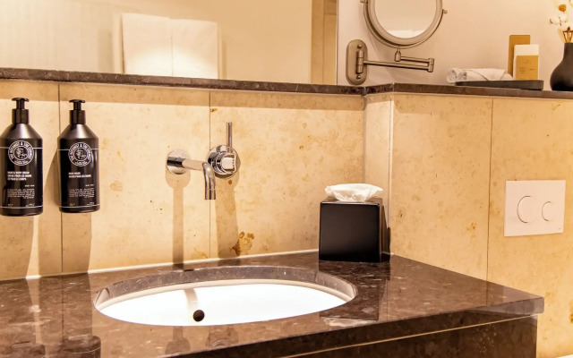 MUZE Hotel Düsseldorf - Handwritten Collection