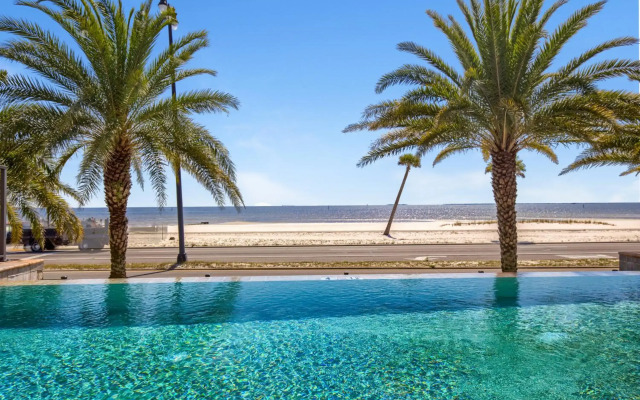 Holiday Inn Express Gulfport Beach by IHG