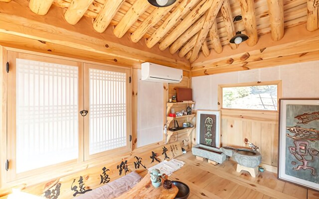 Hadong Jjillekkoch Hill Pension