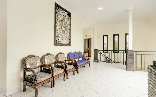 OYO 3910 Teges Inn