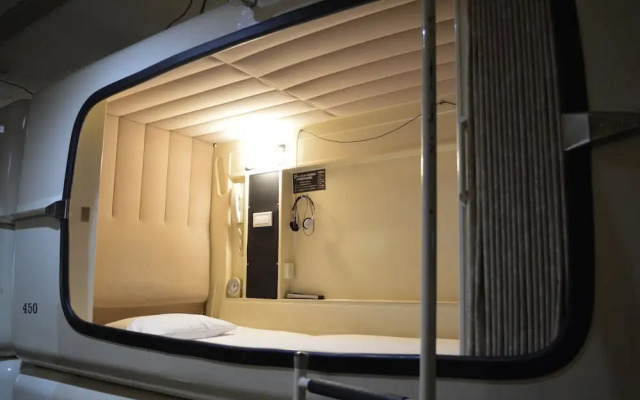 ATSUGI CAPSULEHOTEL – Caters to Men