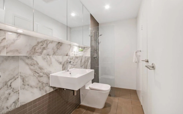 Nth Ryde 2bed Free Parking Macq Park STN Nnr001