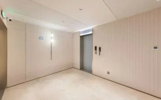 HanTing Hotel (Nanjing Luhe Longchi Subway Station)