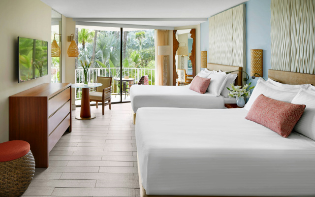 The Coral at Atlantis, Autograph Collection