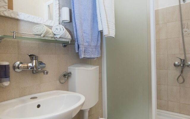 Apartments and Rooms Nikol