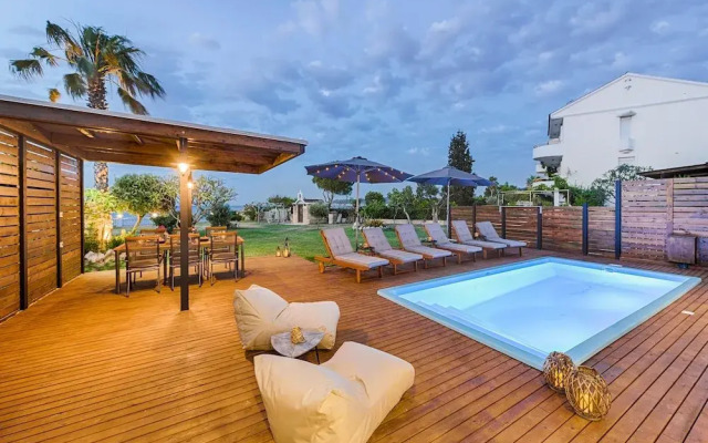 Nastazia Luxury Beach House