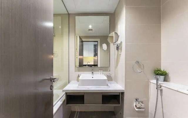 PVH - Damac Prive - Studio - Canal View
