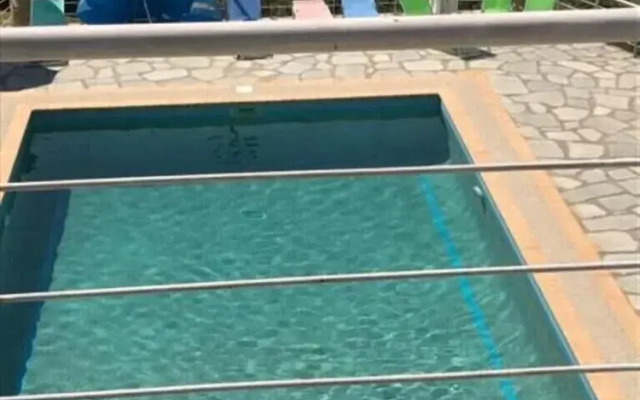 Luxury house near sea with public pool