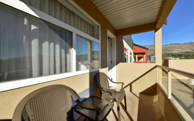 Best Western Plus Osoyoos Hotel & Suites