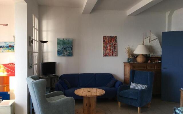 Face A La Mer , L Artiste