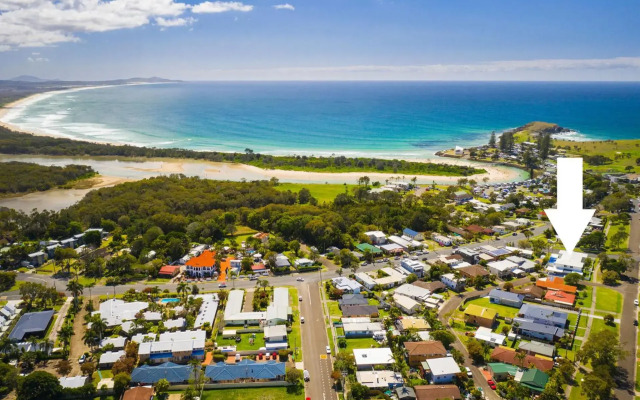 Sandy Feet 3-1 Main Street