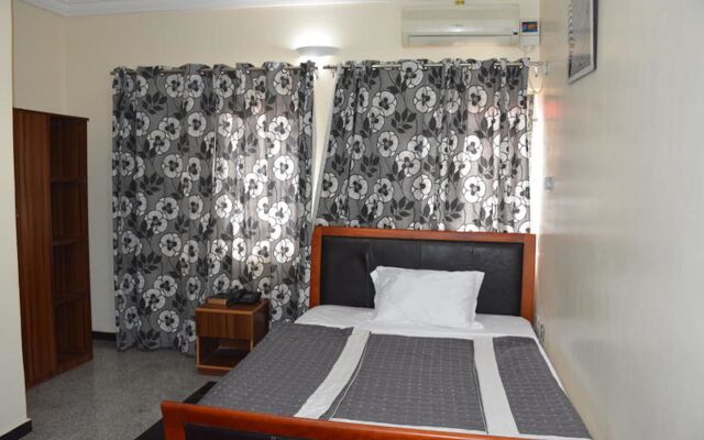 Platinum Inn Gee Hotel