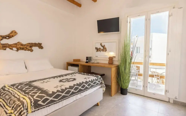 Parosquare Central Suites