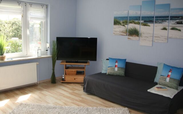Quaint Bungalow in Biendorf near Sea