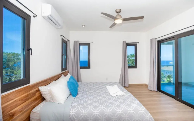 West Bay Breeze 3 Bedroom Home by RedAwning