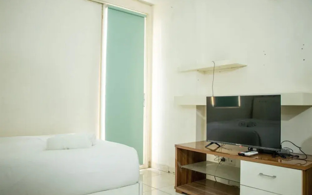 Homey And Cozy Stay Studio At Margonda Residence 2 Apartment