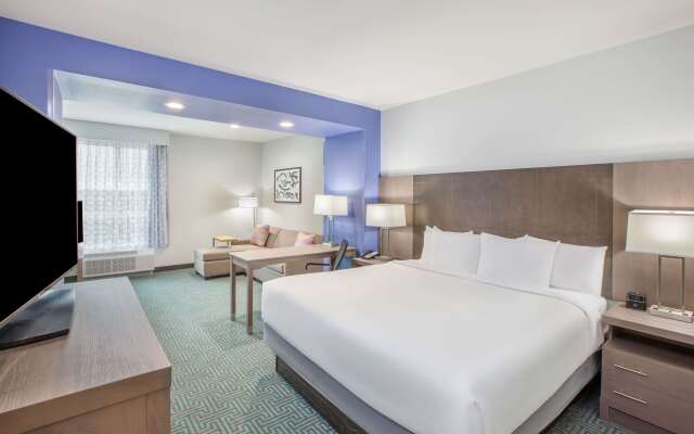 La Quinta Inn & Suites by Wyndham Dallas Duncanville