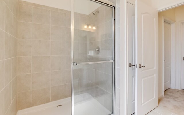 Solterra - 5204 Oakbourne Avenue