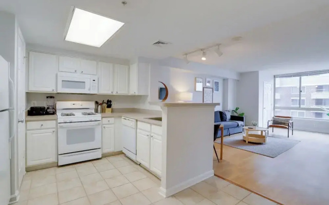 Fascinating Apt in Ballston With Gym