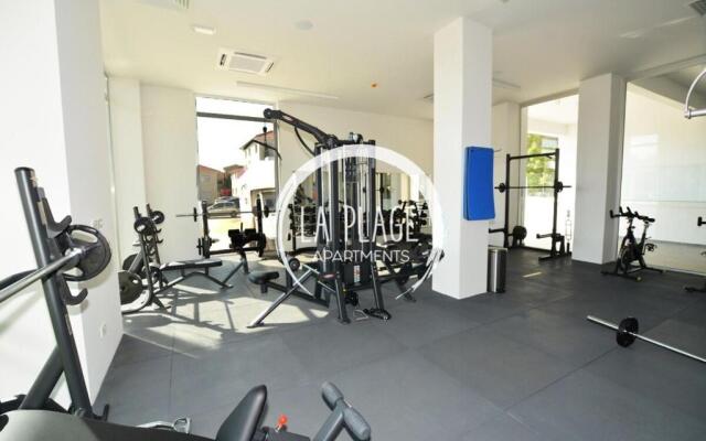 Lovely 2 Bedroom Family Apartment w/ Pool