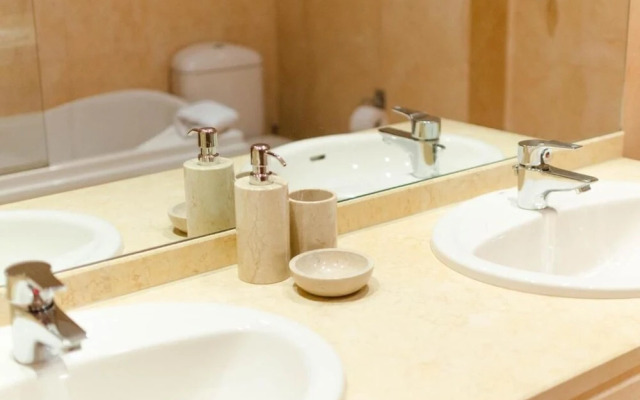 Welcome to Lisbon's Spacious Hidden