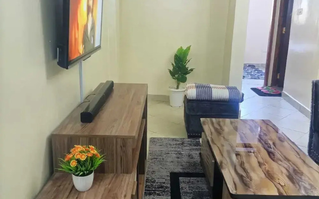 Lux Suites The Almond Apartments Ruaka
