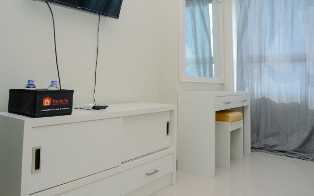 Studio Apartment at The Springlake View Summarecon with Mall View