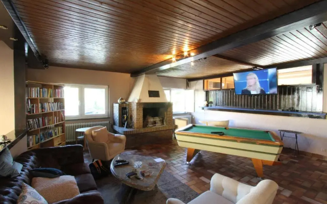 Hotel Löwen  by Mastiff