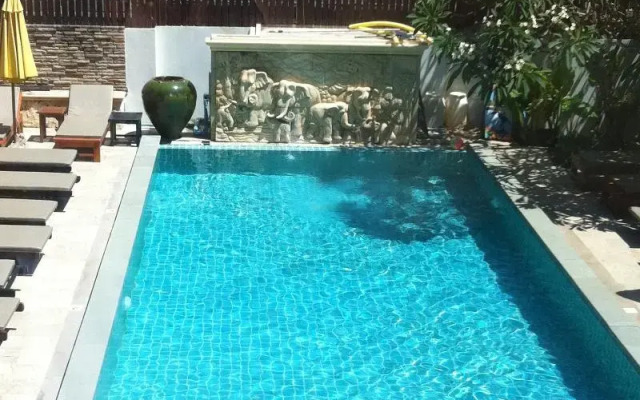 Kamala Beachfront Apartment