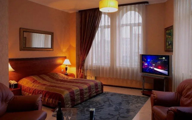 Maxim Boutique Hotel