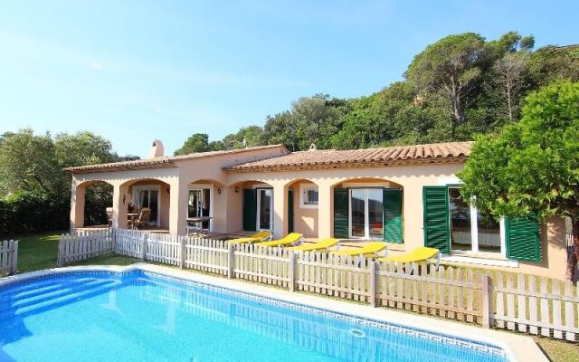 Villa Dubos - Three Bedroom