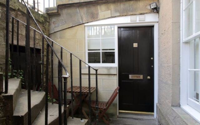 Central New Town Flat