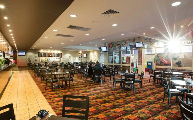 Nightcap at Coolaroo Hotel