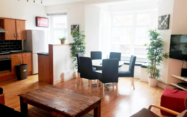 1 Fitzhamon Embankment Apartments Opposite Principality Stadium - Long Stay Offer
