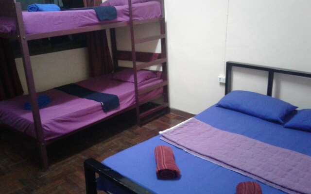 Yaya Guesthouse - Hostel