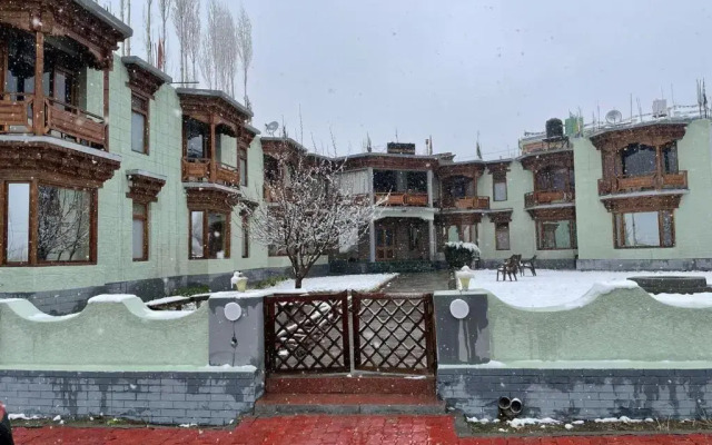 Hotel Mandal Chan