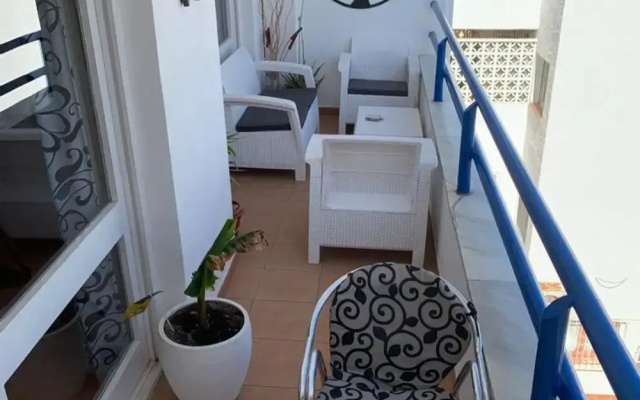 Seaview Balcony - 3 Bedroom Apartment Sleeps 6