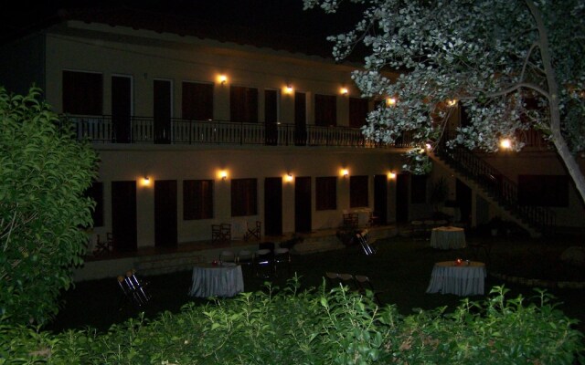 Avaton Hotel