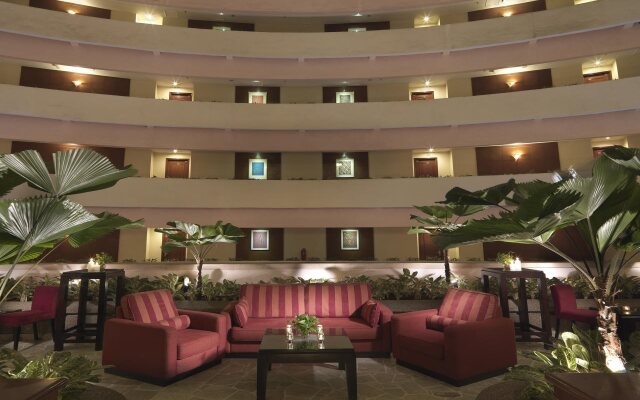 Ambassador Row Hotel Suites by Lanson Place