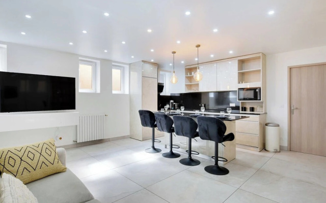 Appartement in the Heart of Paris Canal de L'ourq/crimee
