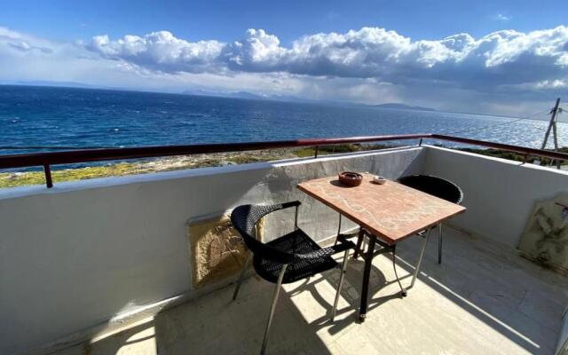 Nice Seafront Flat - Beach Port Athens Airport