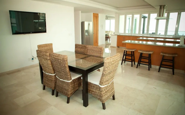 Shangri La Penthouses by Cheap Getaway