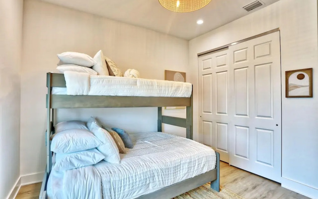 Azul Townhomes C1 - Sol Retreat