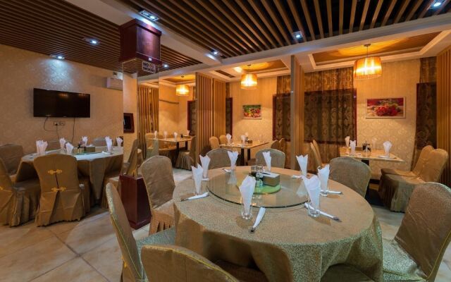 Warm Harbor Hotel