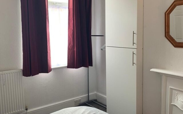 4 Bed House 10Min Walk To Town Centre In Blackpool