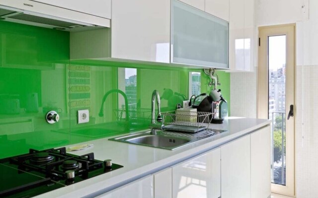 Stunning 2 Bed Apt, Sleeps 4 nr Entrecampos