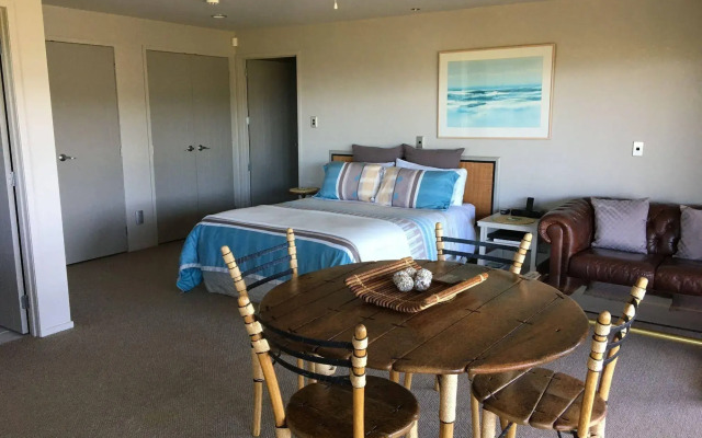 Whangamata Vistas B&B
