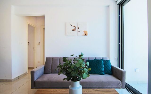 Phaedrus Living: Seaside Deluxe Flat Harbour 112