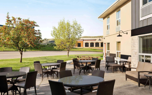 SureStay Plus Hotel by Best Western Drumheller