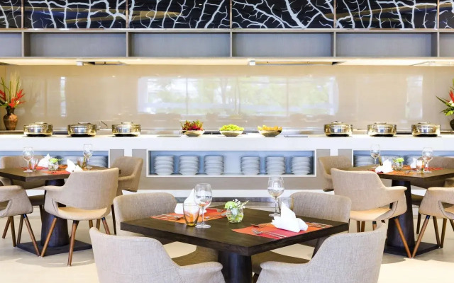 Novotel Phuket City Phokeethra Hotel